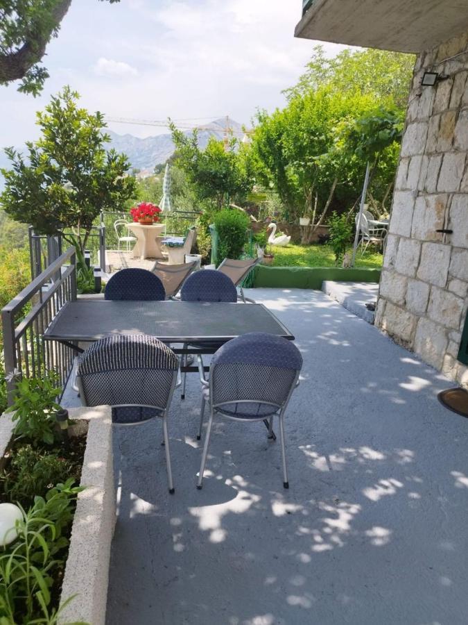 Apartments Mare - 150 M From Beach Brela Esterno foto