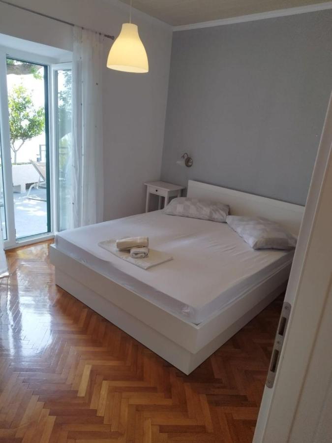 Apartments Mare - 150 M From Beach Brela Esterno foto
