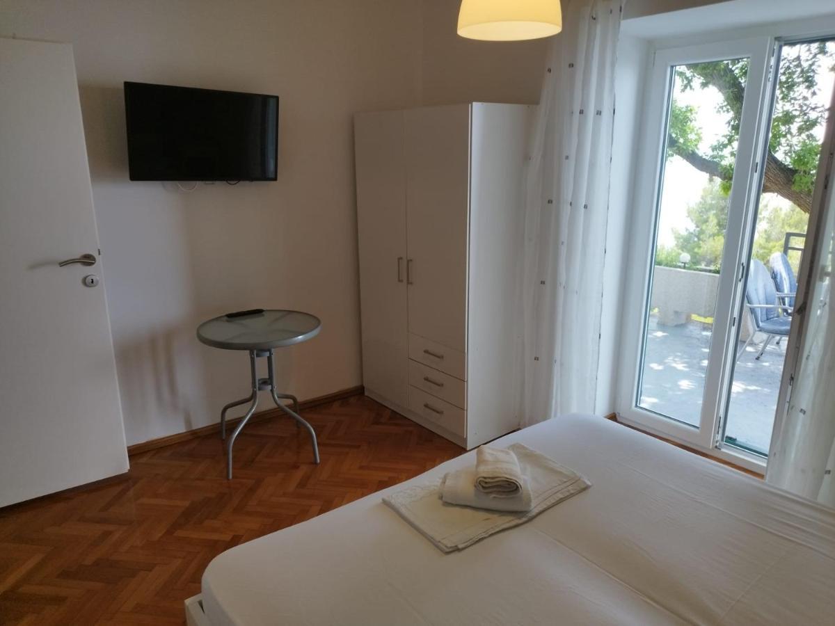 Apartments Mare - 150 M From Beach Brela Esterno foto