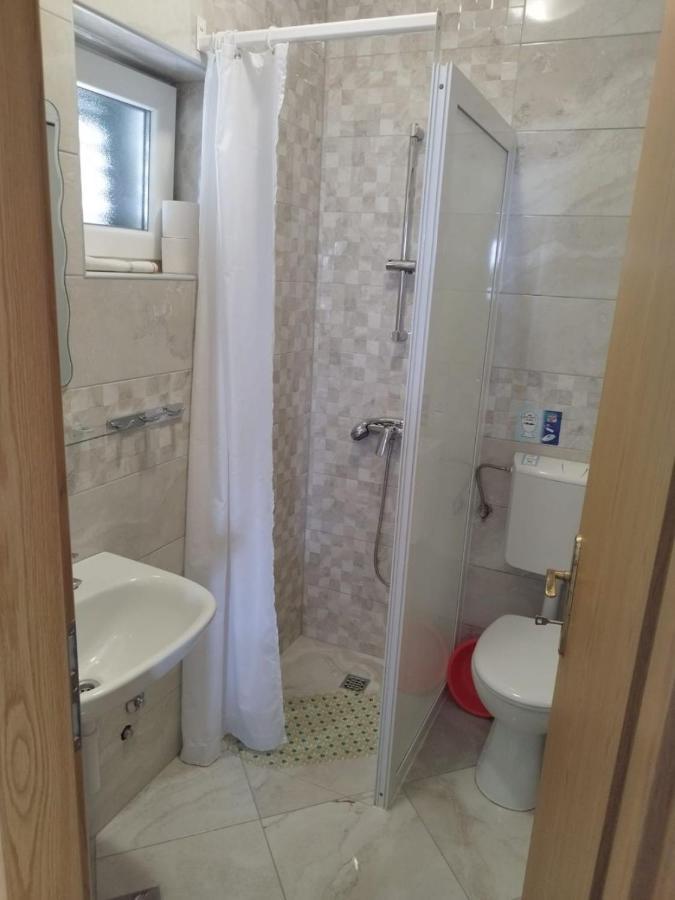 Apartments Mare - 150 M From Beach Brela Esterno foto