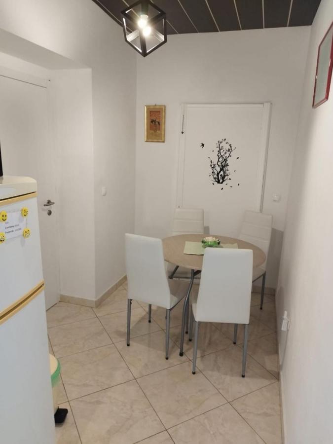 Apartments Mare - 150 M From Beach Brela Esterno foto