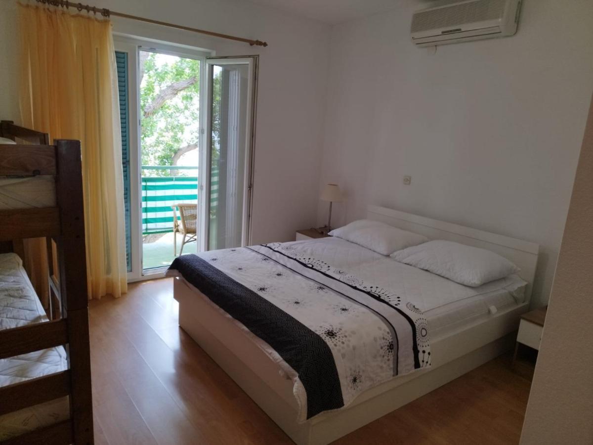 Apartments Mare - 150 M From Beach Brela Esterno foto