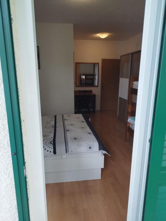 Apartments Mare - 150 M From Beach Brela Esterno foto