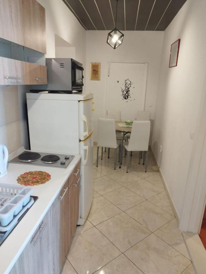 Apartments Mare - 150 M From Beach Brela Esterno foto