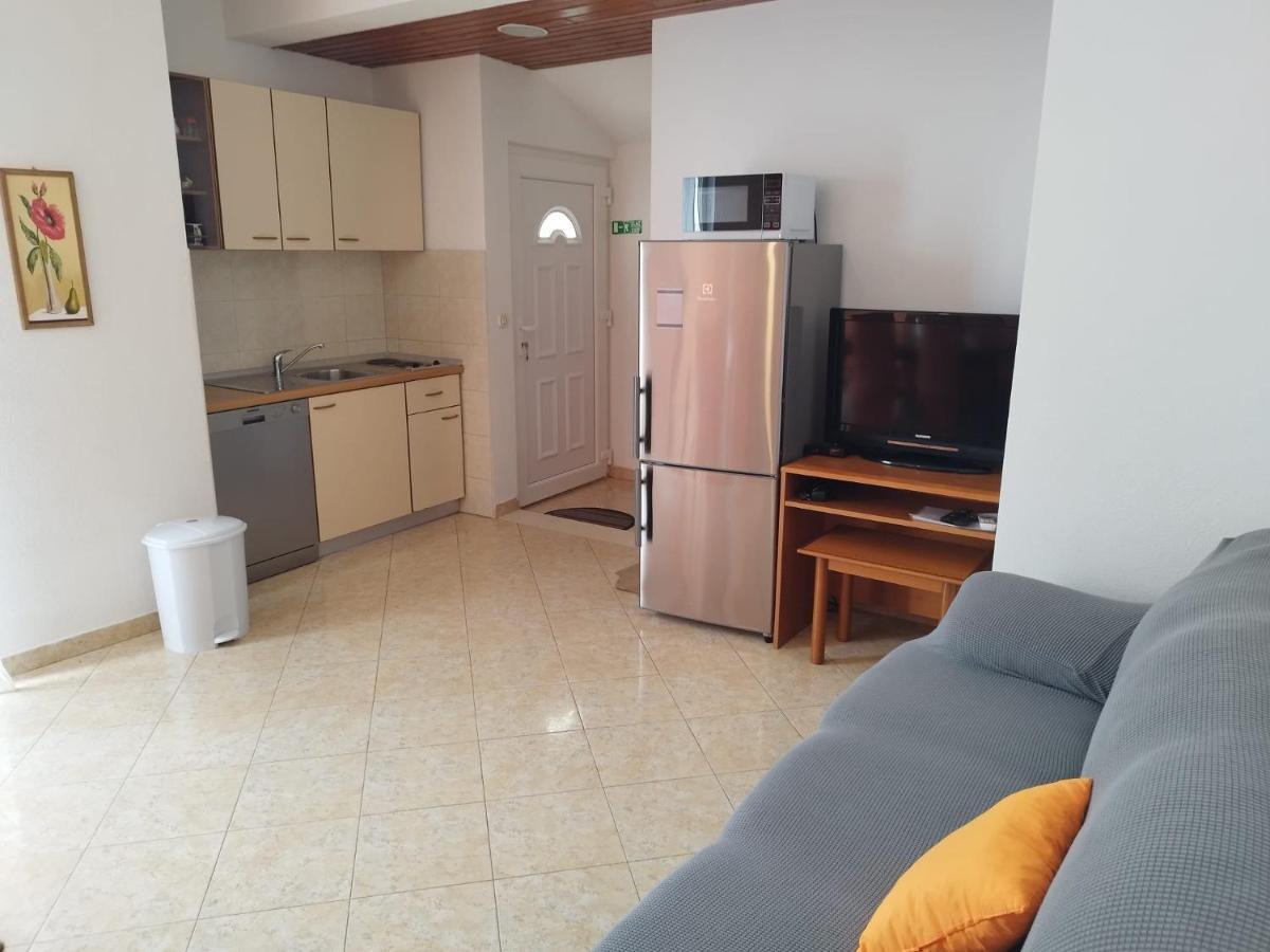 Apartments Mare - 150 M From Beach Brela Esterno foto