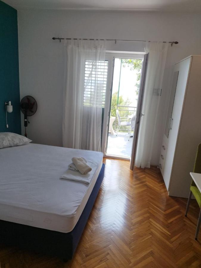 Apartments Mare - 150 M From Beach Brela Esterno foto